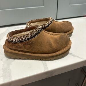 UGG Tasman